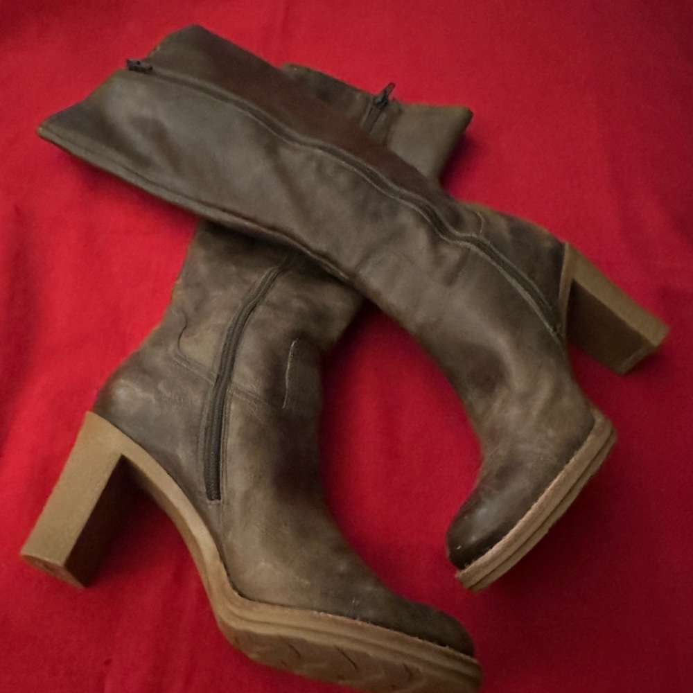 Vintage Gianni Bini Loden knee high heeled boots Size 8